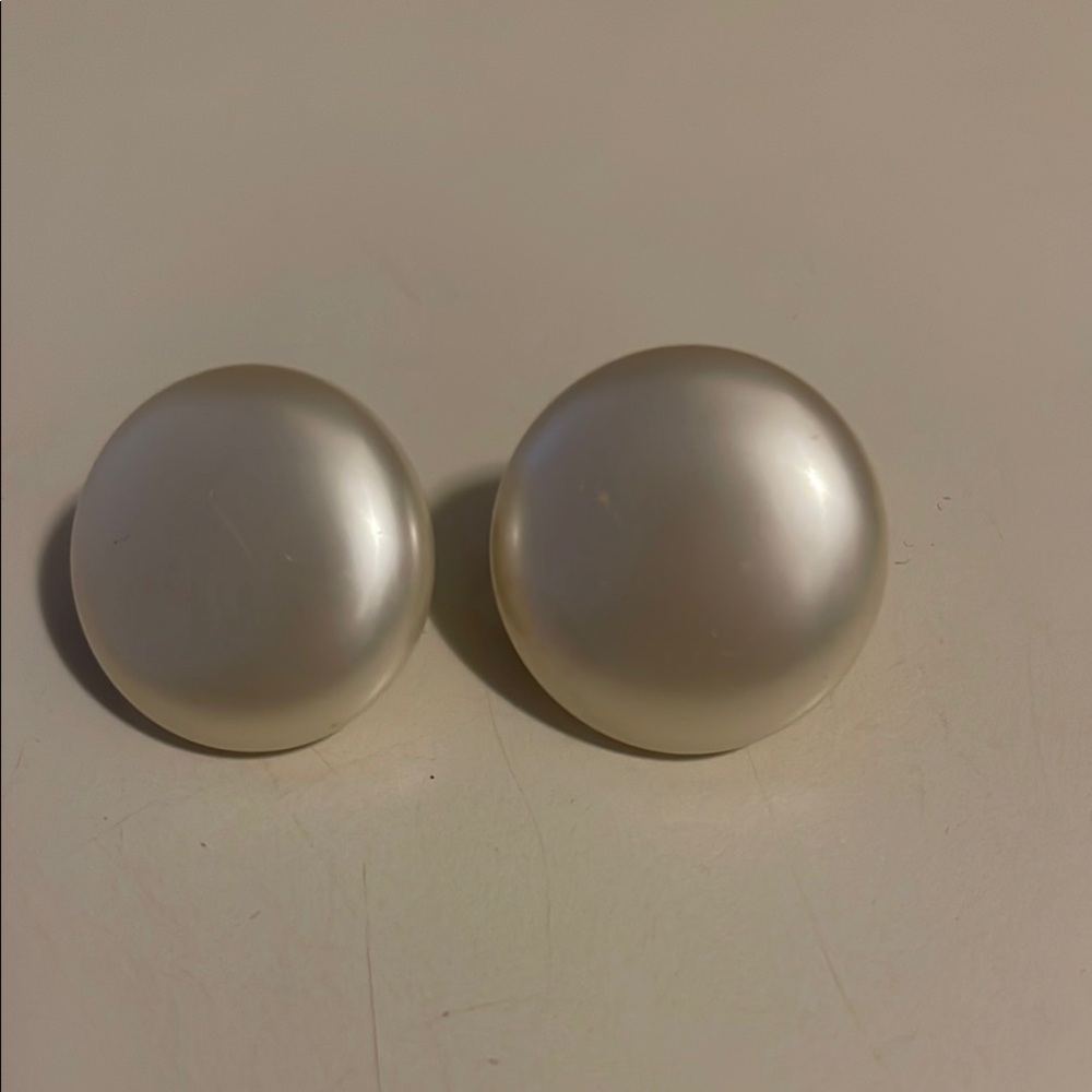 Vintage Elegant Pearl Stud Earrings
